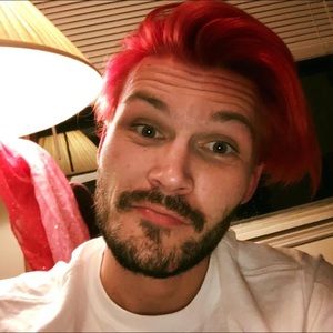 Meet your Posher, Dakota